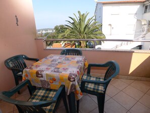 Apartment (2 Bedrooms) | Balkon