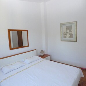 Apartamento (2 Bedrooms) | 2 quartos, escrivaninha, Wi-Fi, roupa de cama