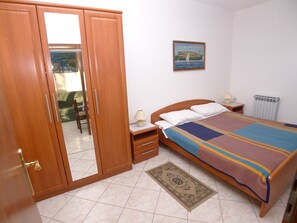 1 bedroom, WiFi, bed sheets