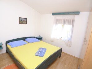 Apartment (3 Bedrooms) | 3 bedrooms, free WiFi, bed sheets - Apartment for six Persons With 3 Bedrooms and Partial sea View (Medulin)