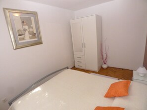 Apartment (1 Bedroom) | 1 Schlafzimmer, kostenloses WLAN, Bettwäsche