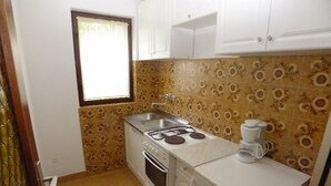 Apartment (1 Bedroom) | Private kitchen - Three Person Apartment Near the Beach (Medulin)