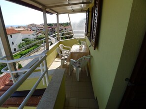 Apartment (2 Bedrooms) | Balcony