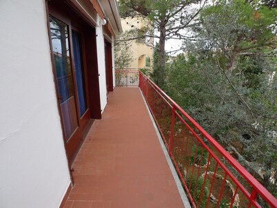 Apartment for six Persons With Three Bedrooms and Internet