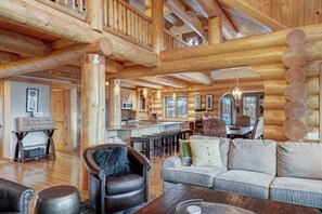 テレビ、暖炉、ステレオ