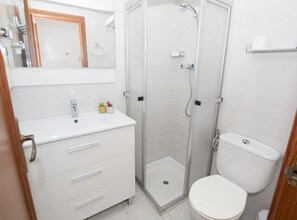 Baignoire, serviettes fournies
