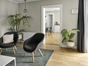 Deluxe-Apartment, 3 Schlafzimmer | Wohnbereich