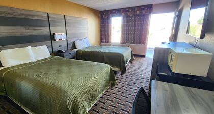 Super 7 Inn
