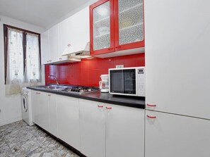 Appartamento, 2 camere da letto | Cucina privata | Frigorifero con congelatore, microonde, piano cottura