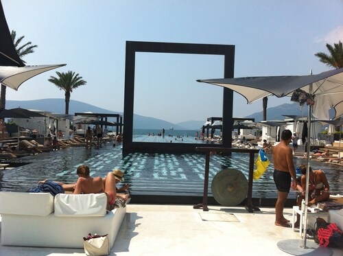 SUPERB HOUSE-APARTMENT, AT 40M SEA, GIANT VIEW ON THE BAY AND KOTOR OLD TOWN