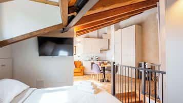 1 habitación, tabla de planchar con plancha, wifi y ropa de cama