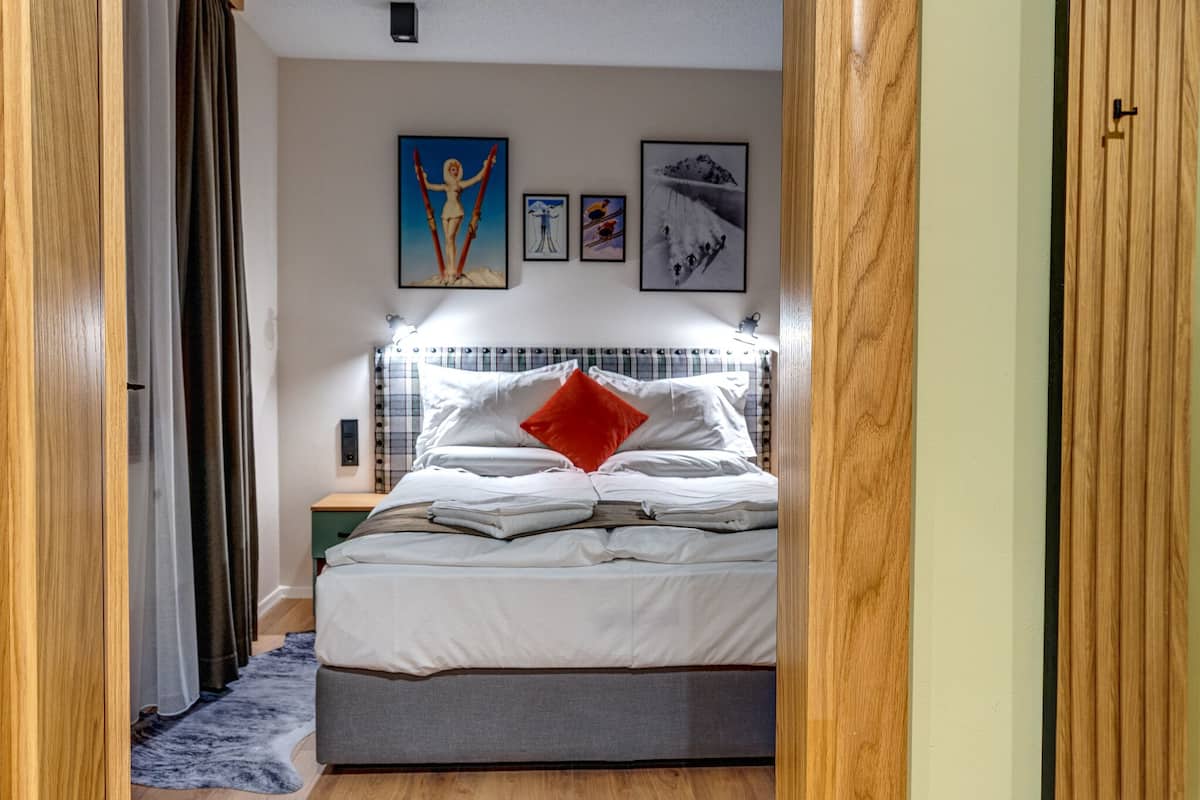 1 habitación, escritorio y sistema de insonorización