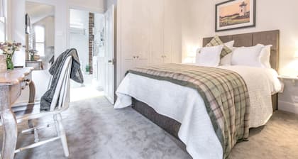 April House Weybridge - Boutique Guesthouse