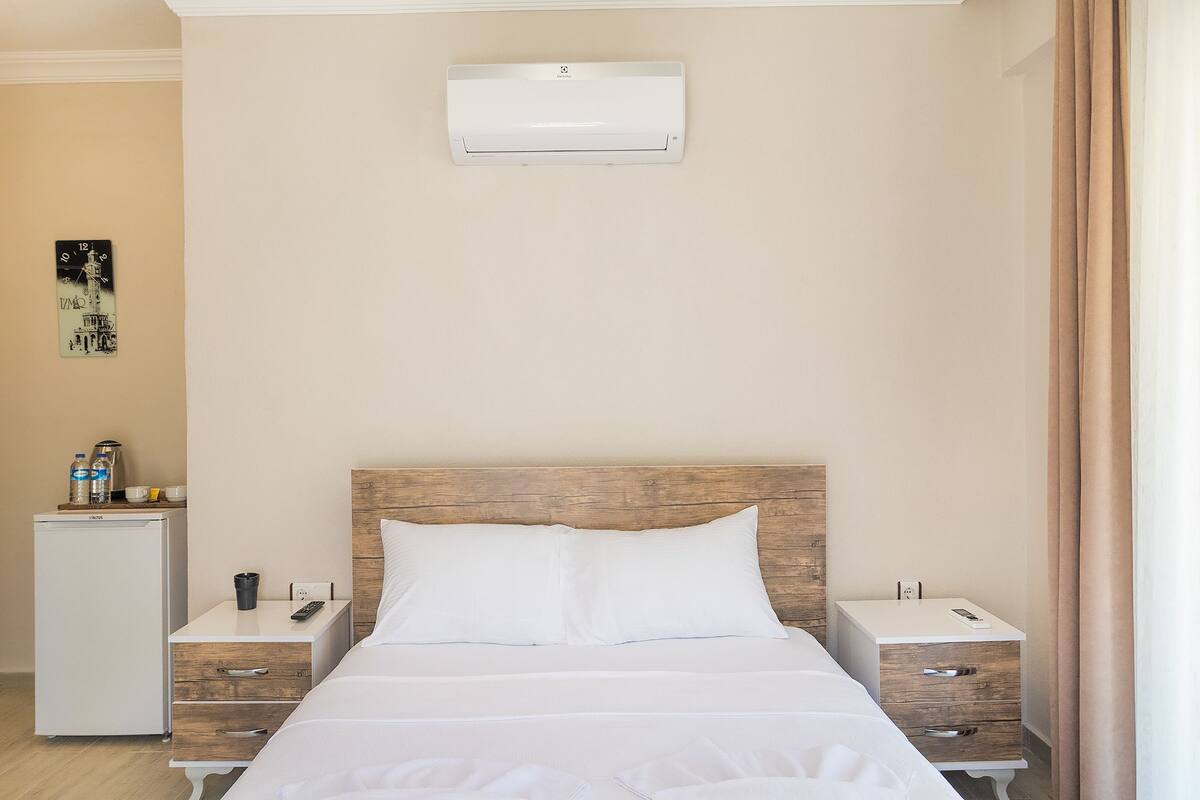 Standard Double Room | Blackout drapes, rollaway beds (surcharge)