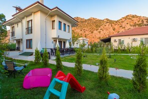 Children's play area - outdoor