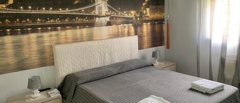 2 bedrooms, travel crib, free WiFi, bed sheets