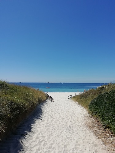 Single-storey house, seaside, walking distance to beaches and hiking trails