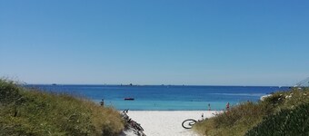 Single-storey house, seaside, walking distance to beaches and hiking trails