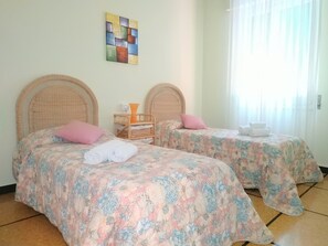 Apartment, 2 Schlafzimmer | Bügeleisen/Bügelbrett, kostenloses WLAN, Bettwäsche