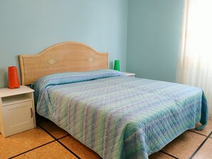 Apartamento, 2 habitaciones | Tabla de planchar con plancha, wifi gratis, ropa de cama