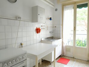 Lägenhet - 2 sovrum | Eget kök | Kylskåp, spishäll, espressobryggare och grytor/köksredskap