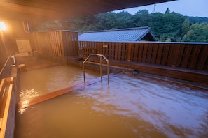 Hot springs - Nanjyoen (Minamioguni)