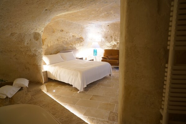 Deluxe Double Room, 1 Queen Bed, Bathtub | Minibar, soundproofing, free WiFi, bed sheets - Cinque Elementi Sassi Matera (Matera)