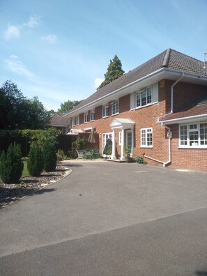 Egyptian cotton sheets, premium bedding, Tempur-Pedic beds