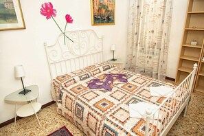 Appartement, 1 chambre | 1 chambre, fer et planche à repasser, lit de bébé (supplément)
