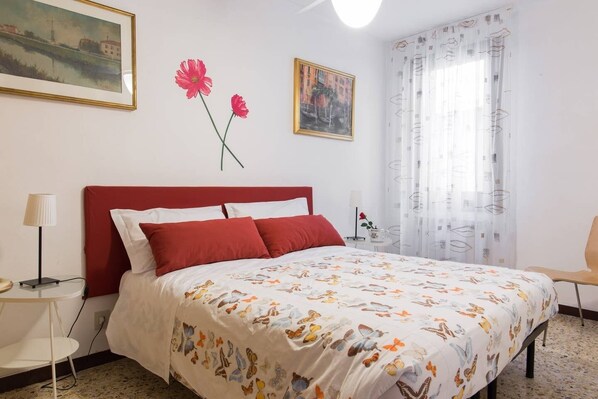 Appartement, 1 chambre | 1 chambre, fer et planche à repasser, lit de bébé (supplément)