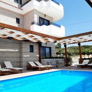 Front of property - Hotel Sole (Sarandë)