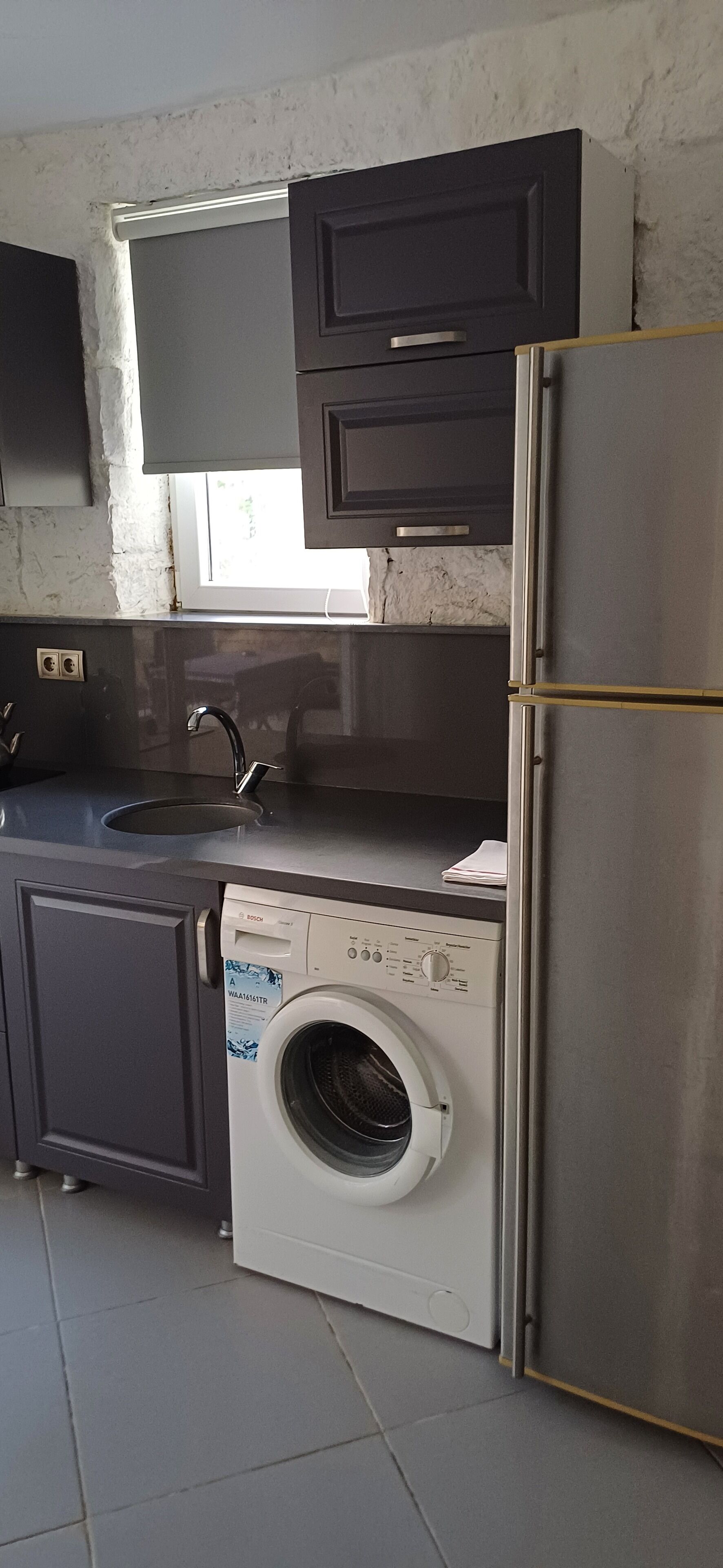 club triple room, garden view | private kitchen | full-sized fridge, dining tables