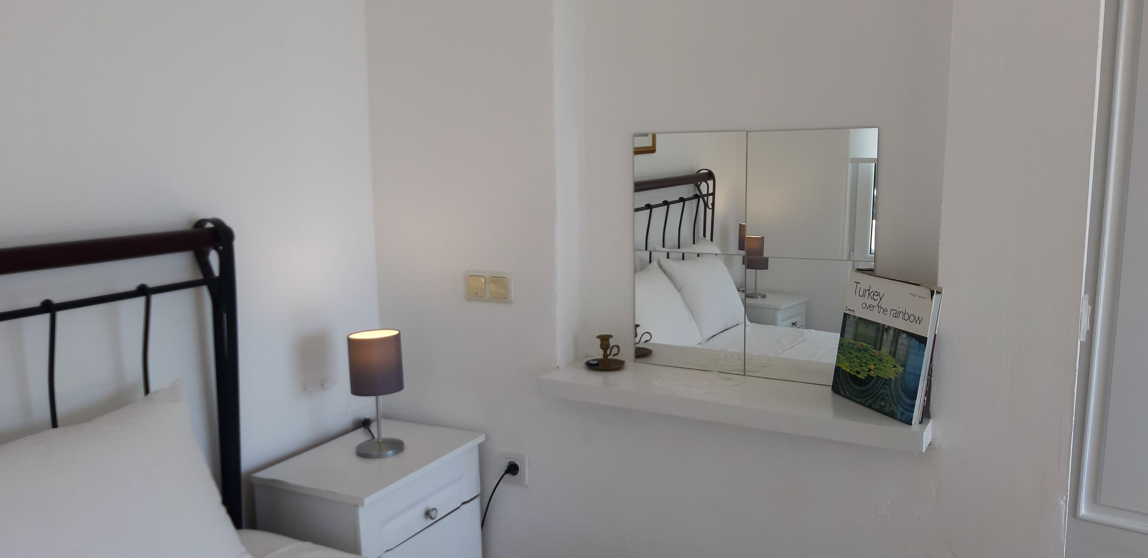 Panoramic Room | Egyptian cotton sheets, premium bedding, Select Comfort beds, desk