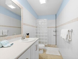 Shower, hair dryer, towels, soap - Popular Beachfront Condo directly on Simpson Bay beach in St. Maarten (Simpson Bay Village)
