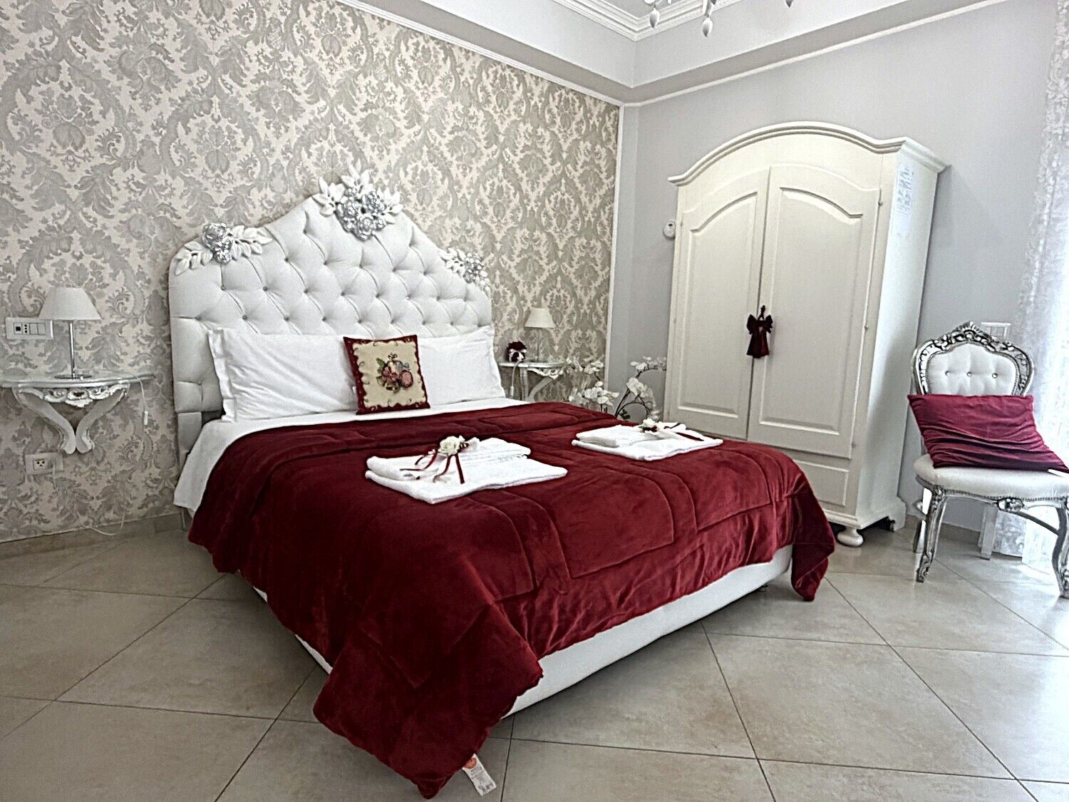 Quarto casal superior, sacada | Roupas de cama premium, edredons de pluma