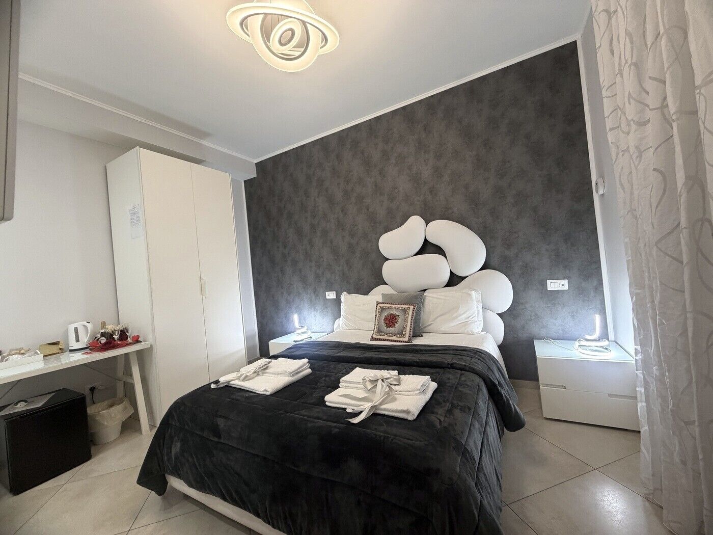 Quarto casal luxo | Roupas de cama premium, edredons de pluma