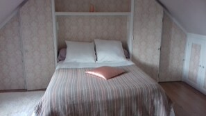 2 chambres, fer et planche Ă repasser, Wi-Fi, draps fournis