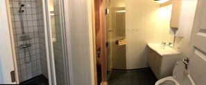 Douche, serviettes fournies