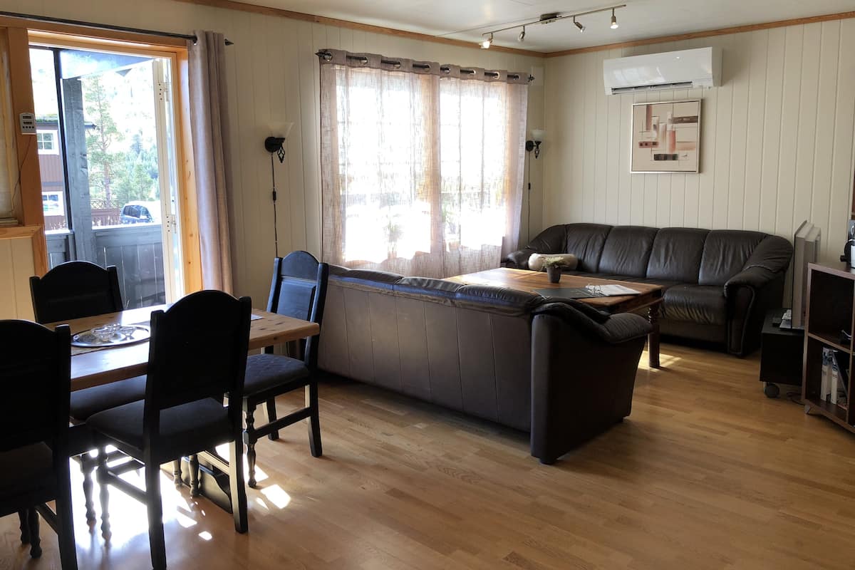 Cabin, 4 Bedrooms (Fjellro) | Desk