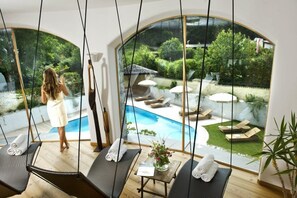 Sauna, steam room, hot springs/mineral springs, body treatments