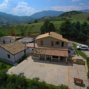Aerial view - Azienda Agrituristica La Lindera (Corvara)