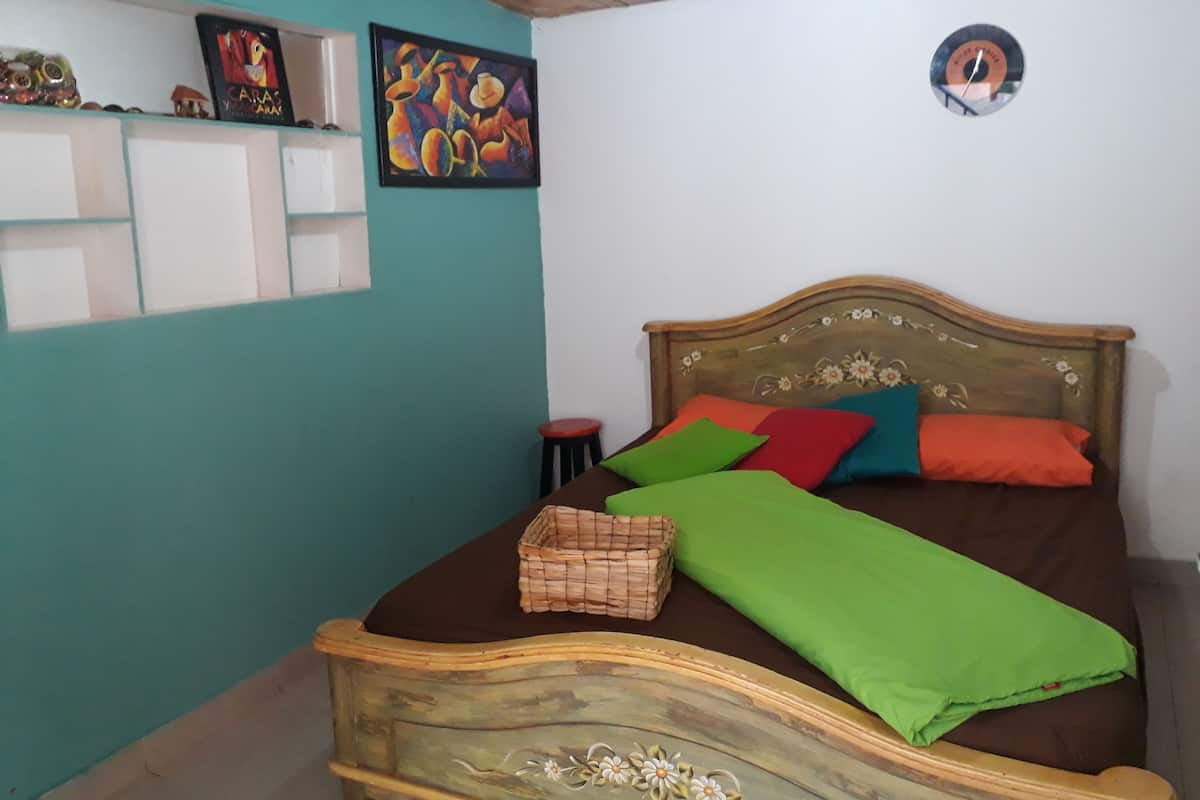 Deluxe Room, 1 Queen Bed | In-room safe, free WiFi