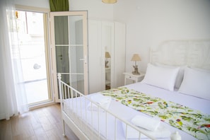 Premium bedding, down duvets, minibar, individually decorated - Bellapais 58 Luxury Cesme (Cesme)