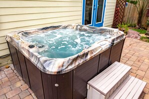 House, Multiple Beds (The Twine House) | Outdoor spa tub - The Twine House (St. Augustine)