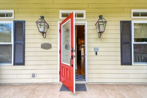 House, Multiple Beds (The Twine House) | Terrace/patio
