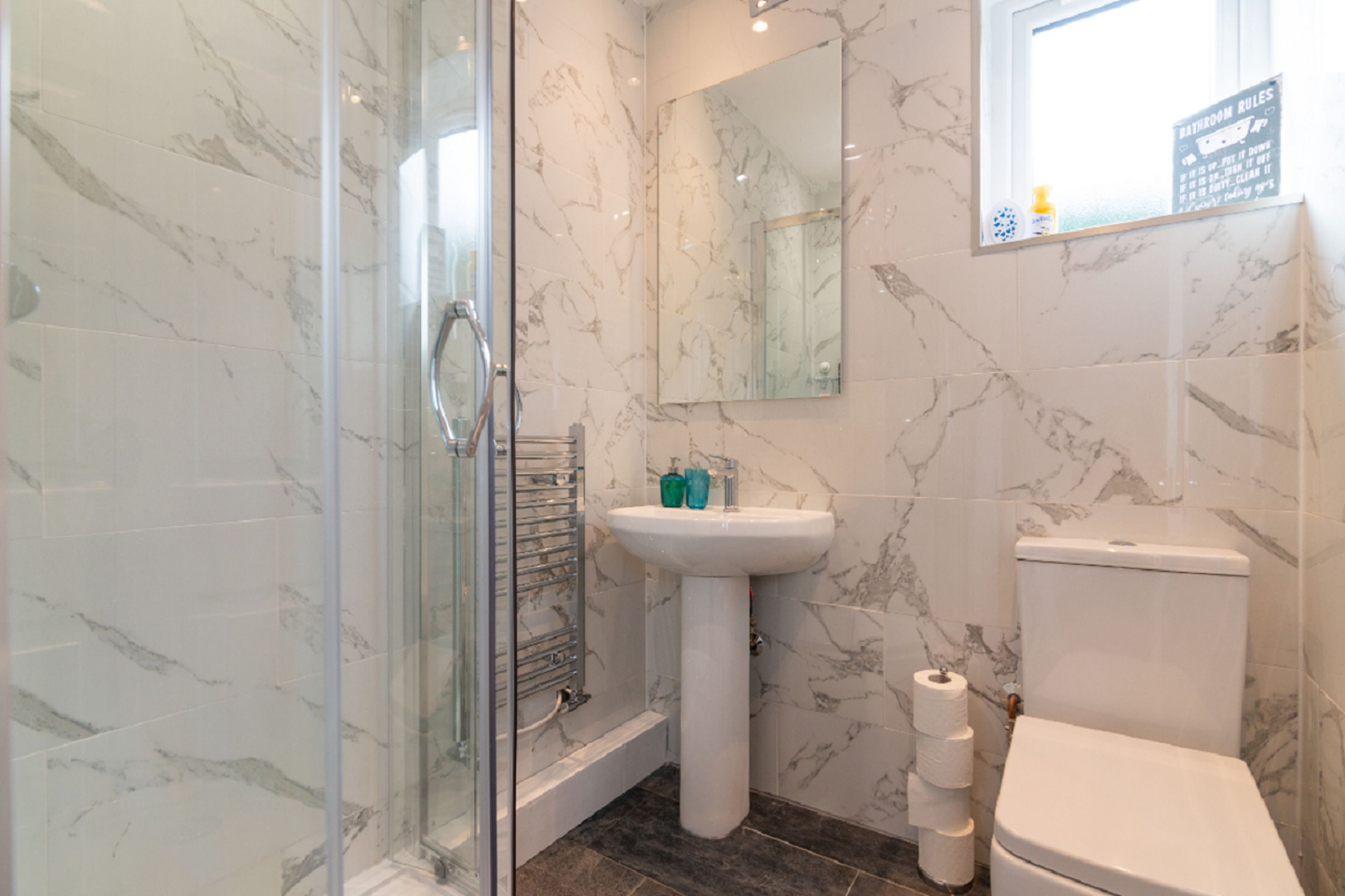 Luxury House, Garden View | Bathroom shower