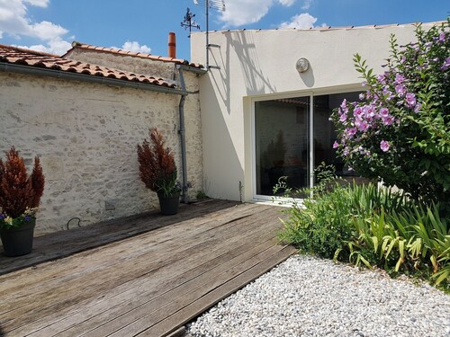 Maisonette, near Rochefort