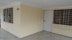 Entrée de l’hébergement 