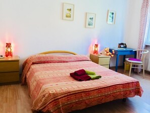 Blackout curtains, free WiFi, bed sheets