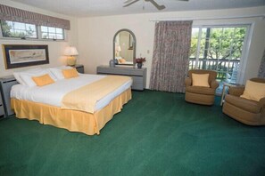 5 bedrooms, iron/ironing board, WiFi (free), bed sheets